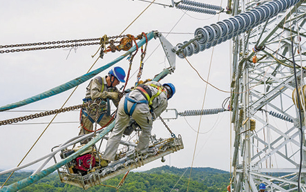 同區域內多人同時使用高空防墜器,要防止鋼絲繩扭結